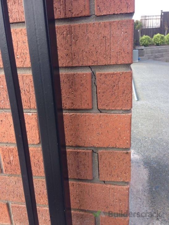 Fix leaning brick column ( 153436) Builderscrack