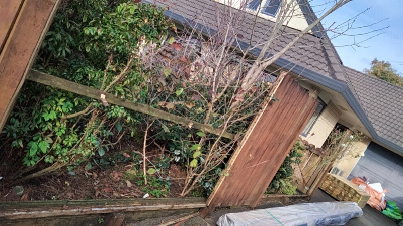 Remove old slatted fence