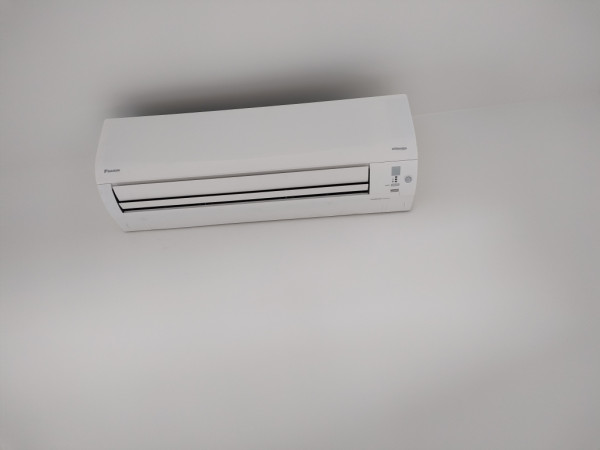 Daikin heatpump interior unit- install