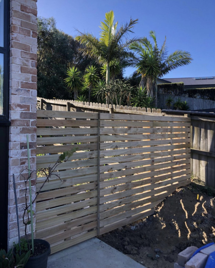 90mm Horizontal Pine Decking Fence (Beachlands)
