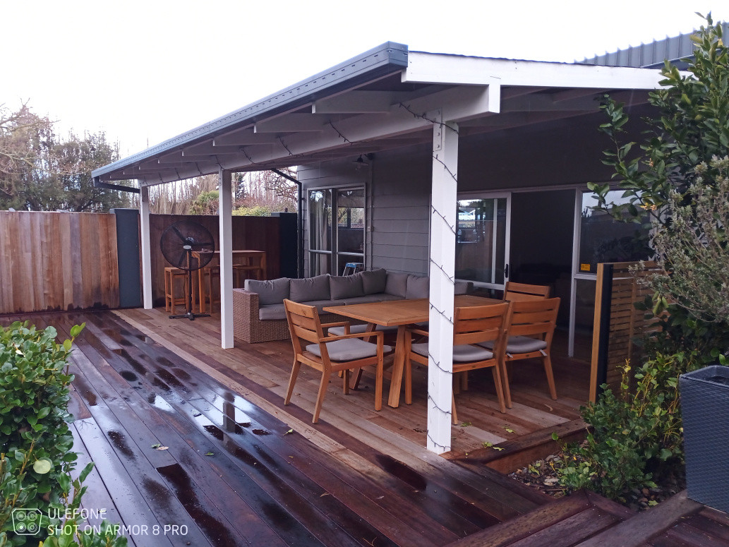 8m x 3.5m Verandah attached to house using visual timber.