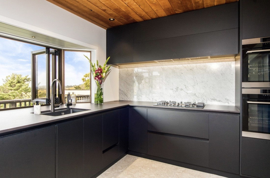 Sleek Kitchen Renovation in Swanson