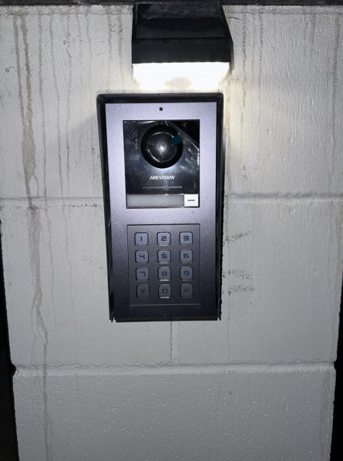 Intercom cam