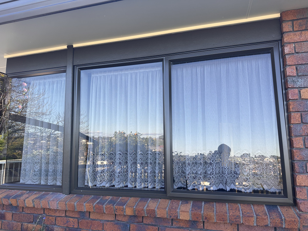 Paint aluminium windows and doors