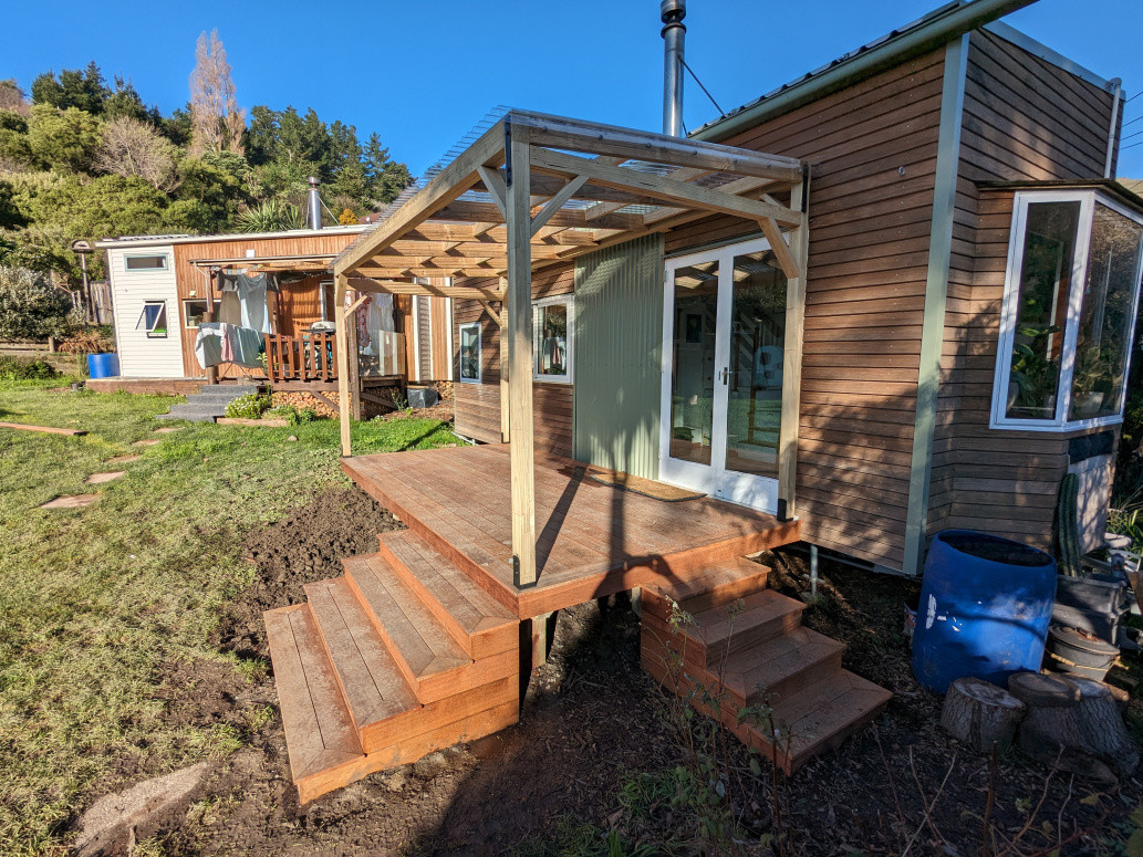 Removable deck and pergola for a tiny home