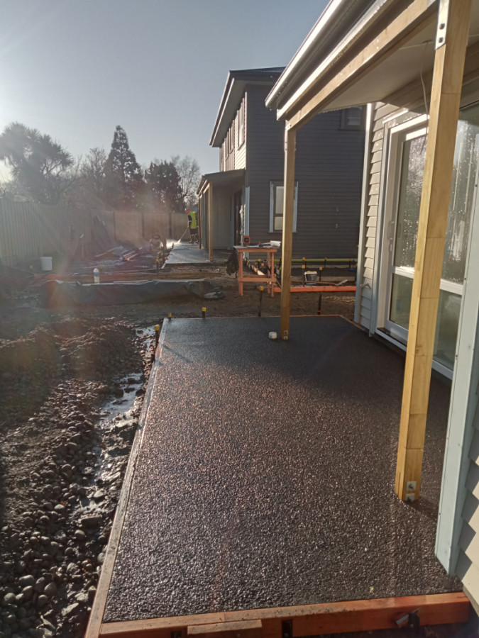 Firth exposed concrete 1/2 shot black