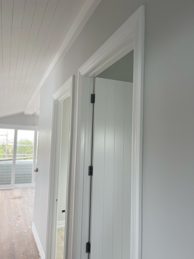 Tongue and groove ply on ceiling.