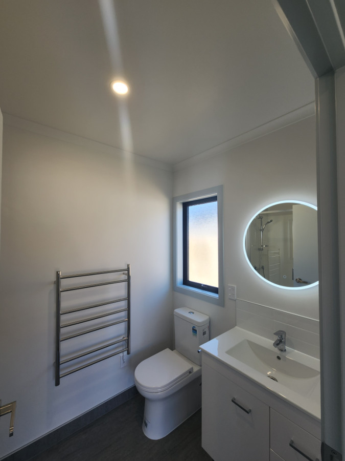 Ensuite bathroom layout. 1x mirror light 1x towel rail 1x general outlet.