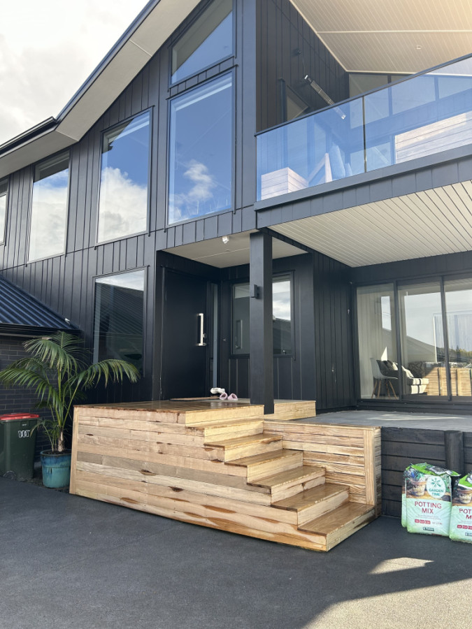 Front entrance deck in Orewa