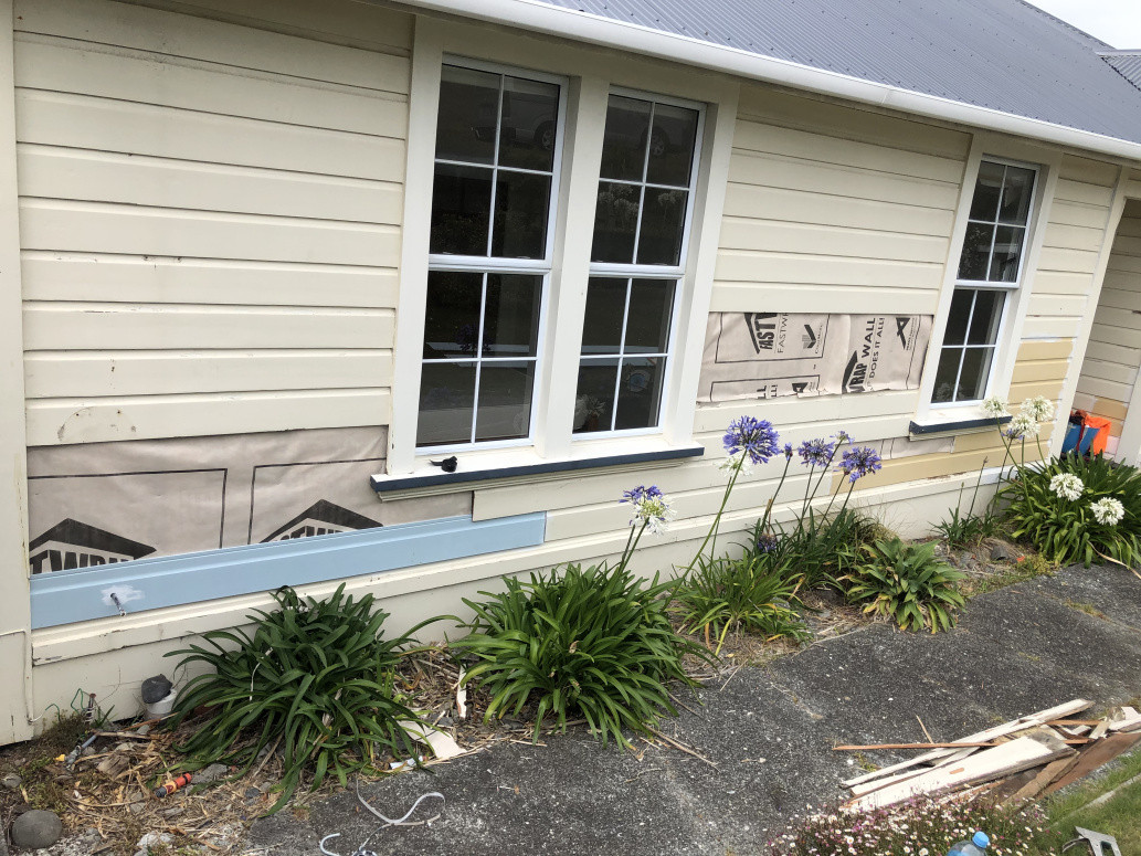 Remove and replacing rotten timber weatherboard