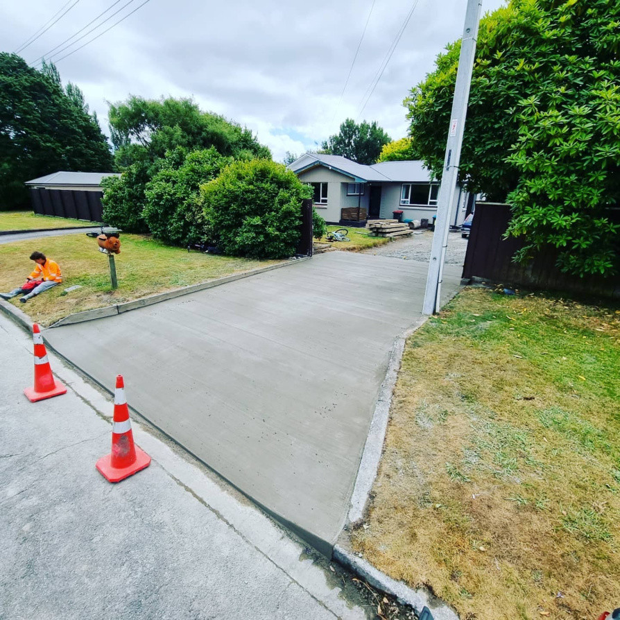 1st pour of 4 on this driveway in maymorn upper hutt