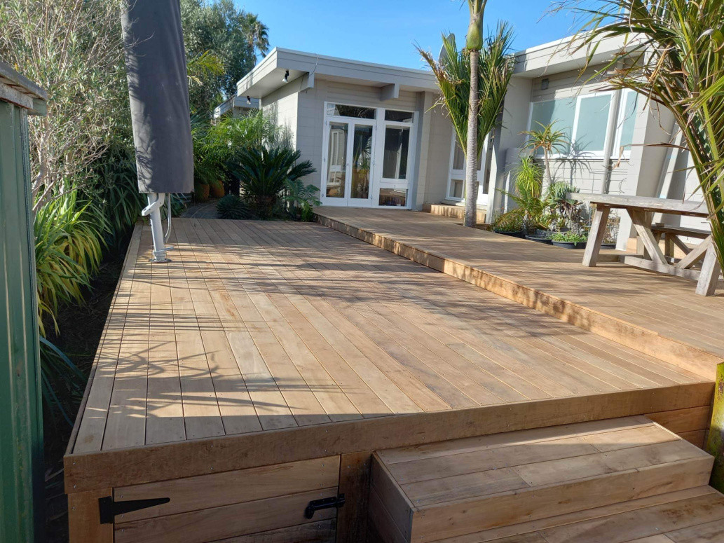 Stunning outdoor space built with hardwood Vitex decking.