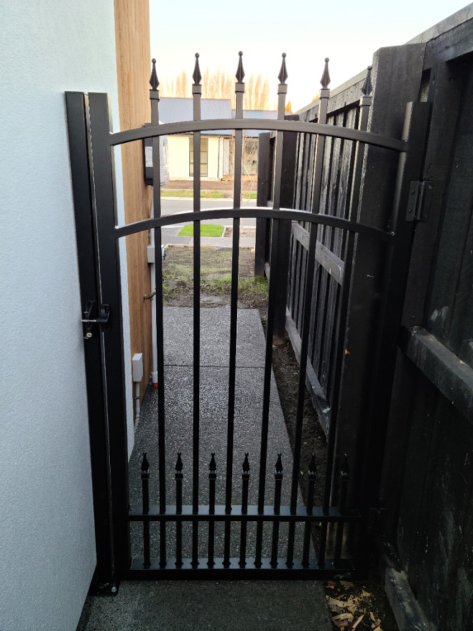 Alu gate supplied and installed