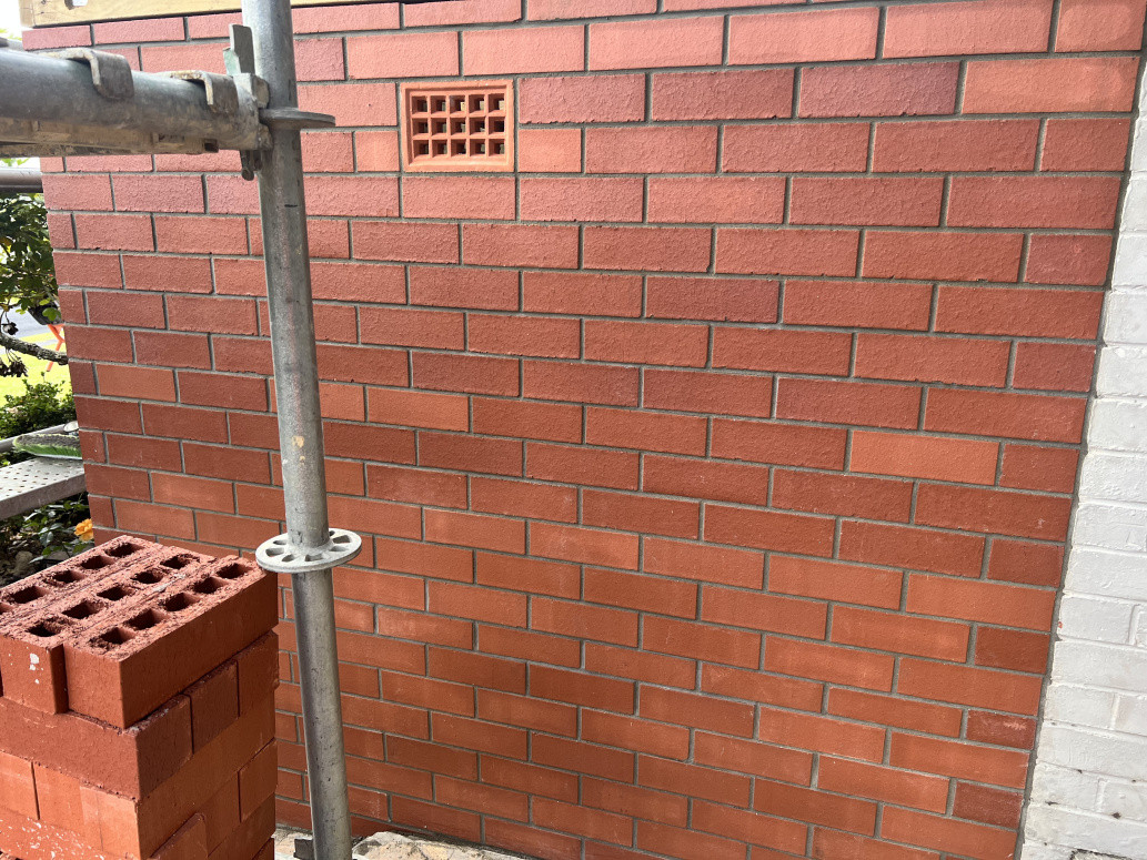 Red brick natural grey mortar