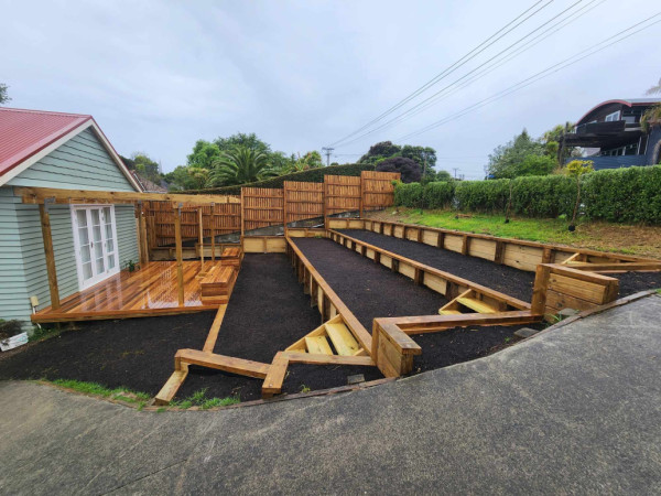 Cascade retaining levels with deck and pergola