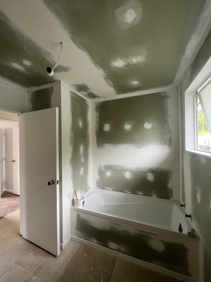 Upper Hutt Bathroom Before… (1 day)