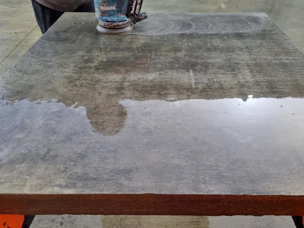 Polishing concrete countertop
