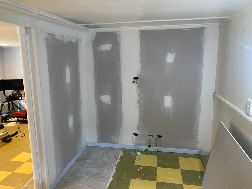 Gibbed, plastered, trim & electrical