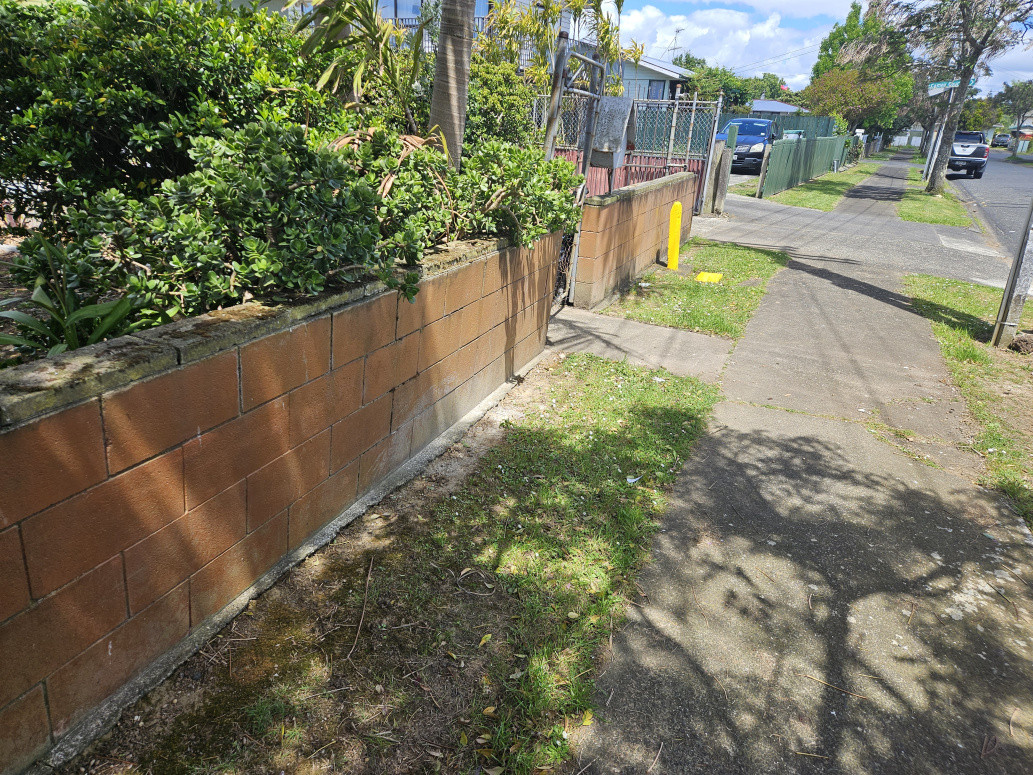 Concrete fence removal by team