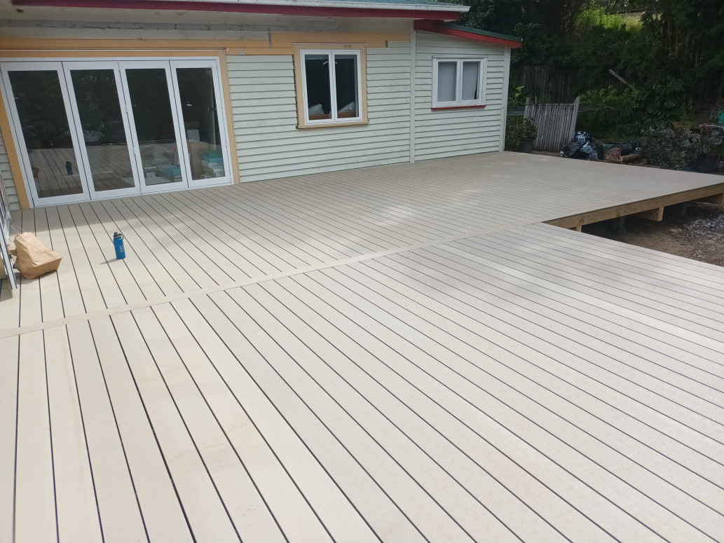 Replace old deck at Fowler rd Mt Albert..