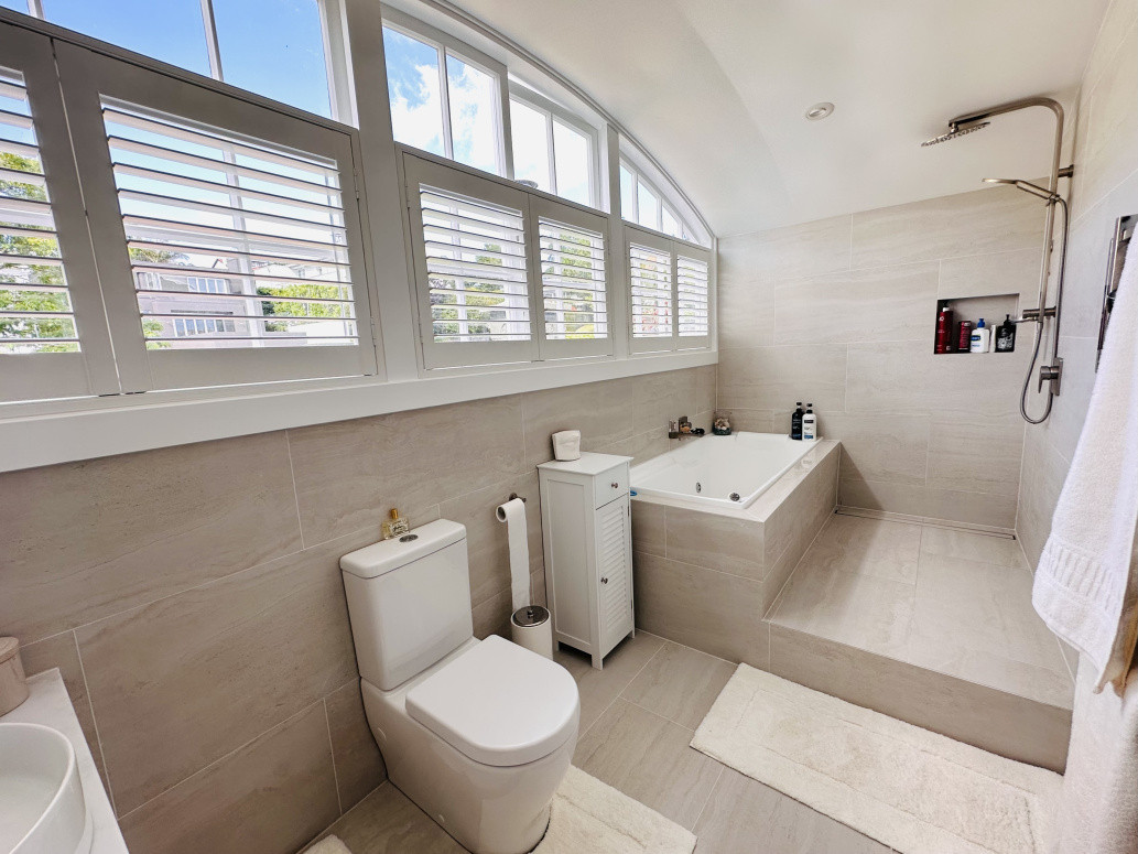 This old Remuera ensuite leaked to the floor below. We loved renovating this bright bathroom restoring character yet adding a hint of modern.