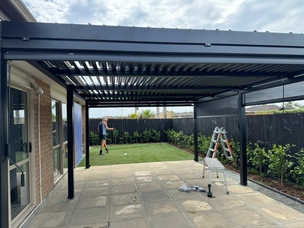 6x4 Pergola Aluminum with Louvers & Blinds