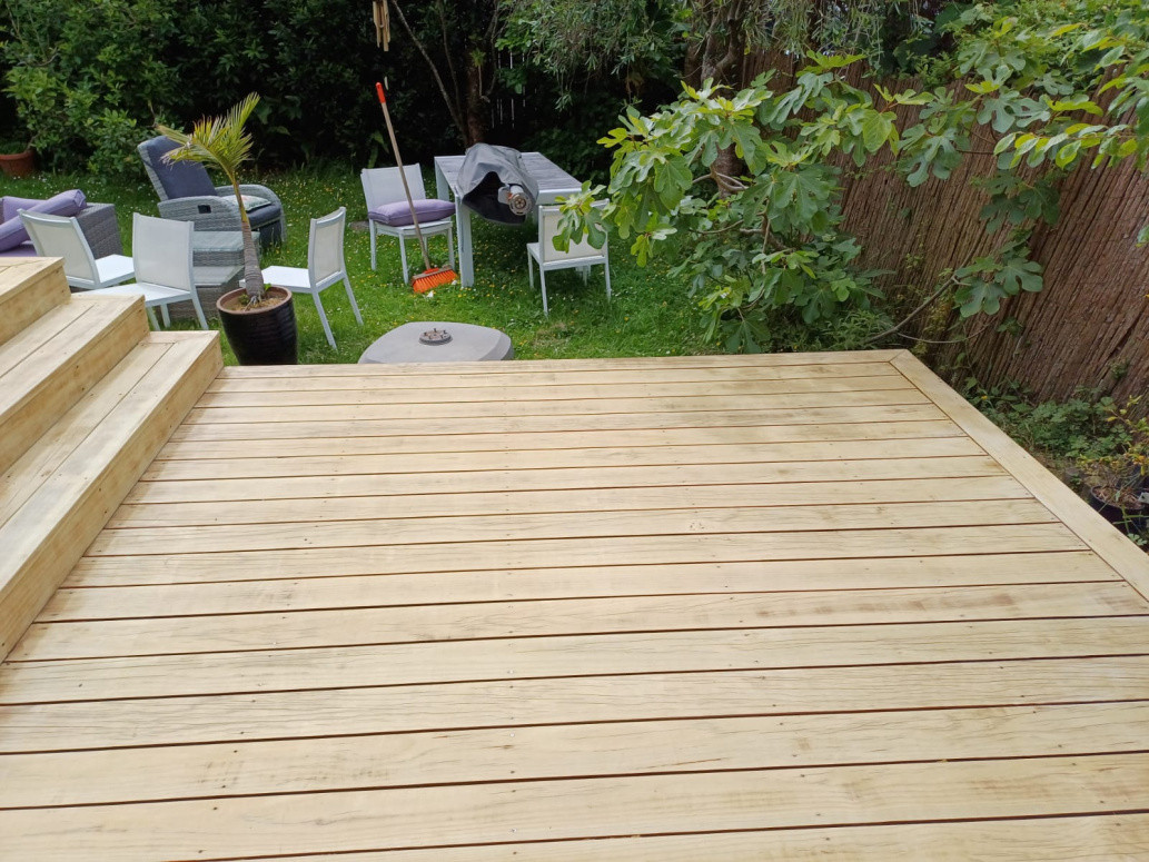 deck sanding and repainting