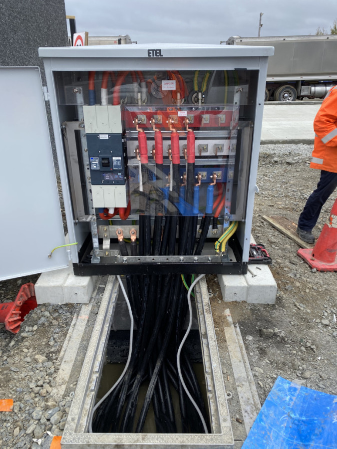 Connecting Commercial Building mains to transformer