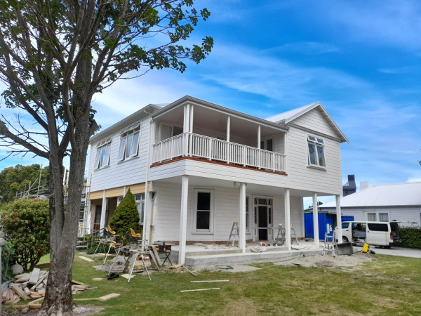 house lifted and modernisd