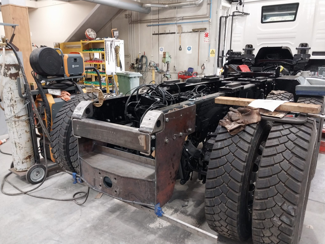 Pivot mounts for brand new Scania trucks