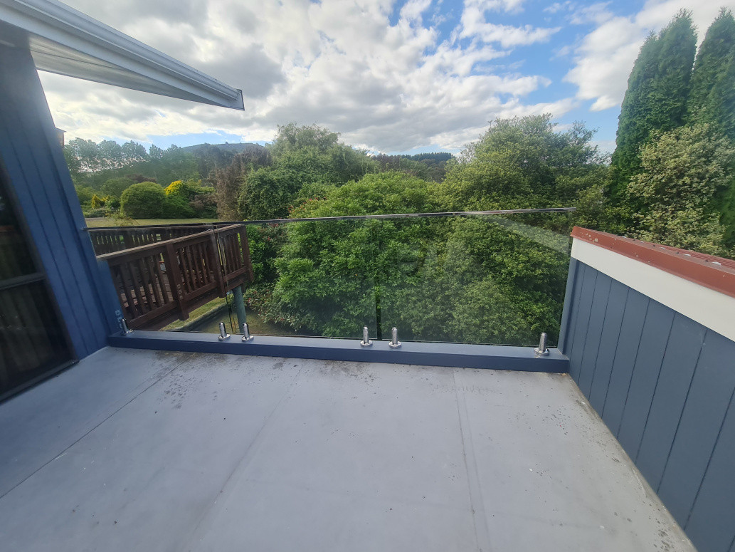 installed glass Balustrading