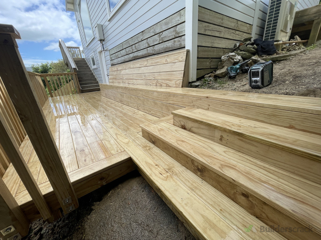 Retaining wall/ deck | Builderscrack