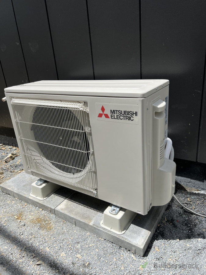 Outdoor unit fit off.