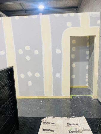 Plastering a shop