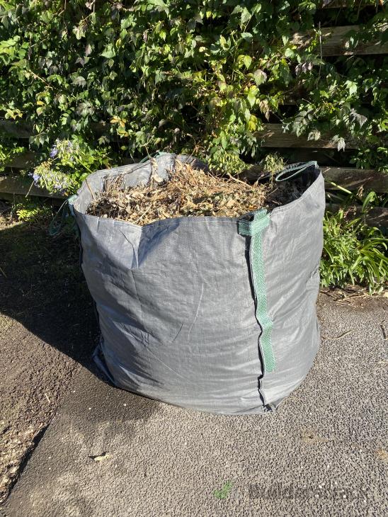 Garden waste removal approx 1m2 ( 941971) Builderscrack