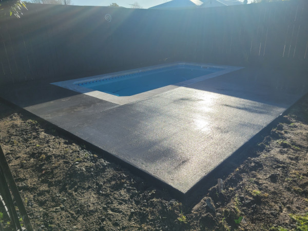 Poolsurrounds