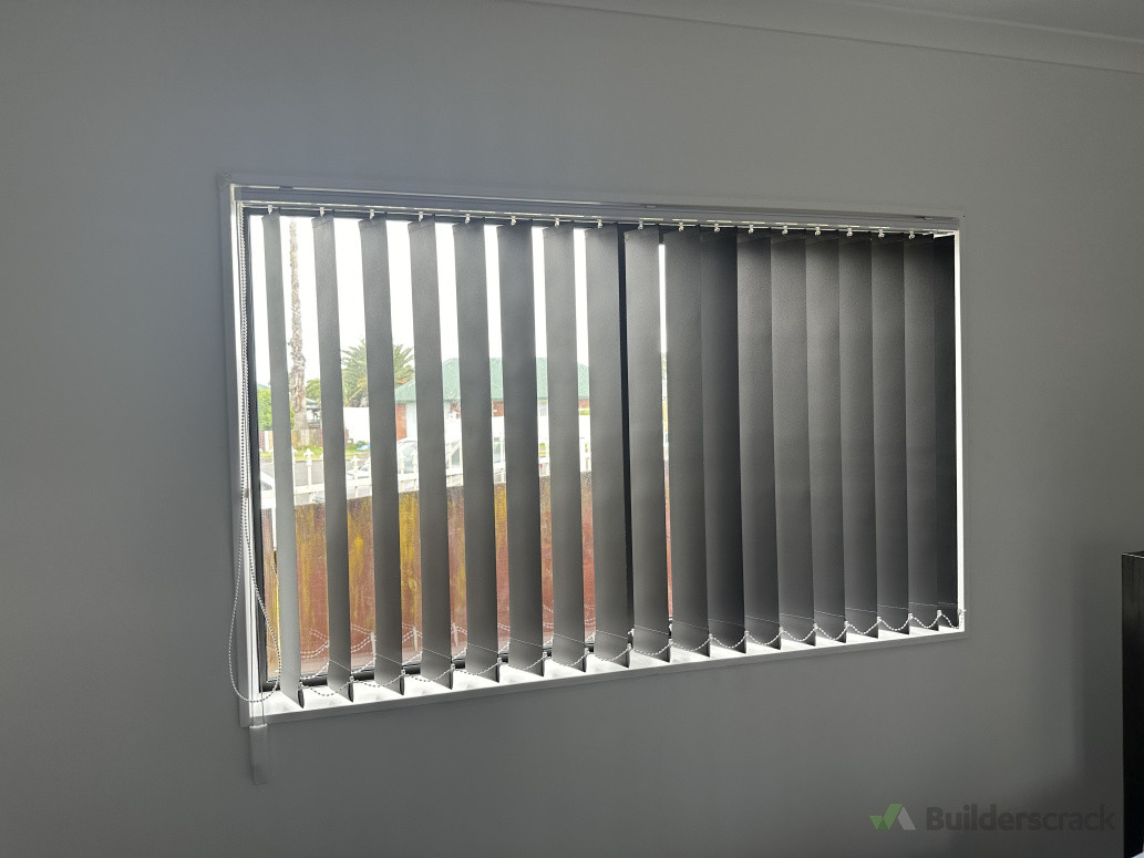 VERTICAL BLINDS