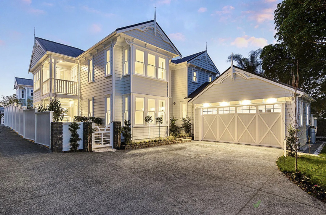 Old style villa complete new build mason par