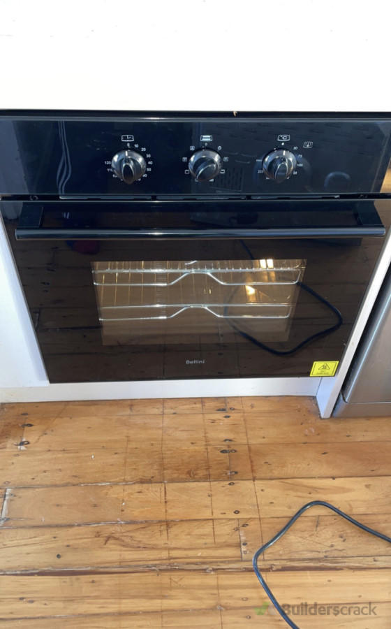 Underbench oven installation