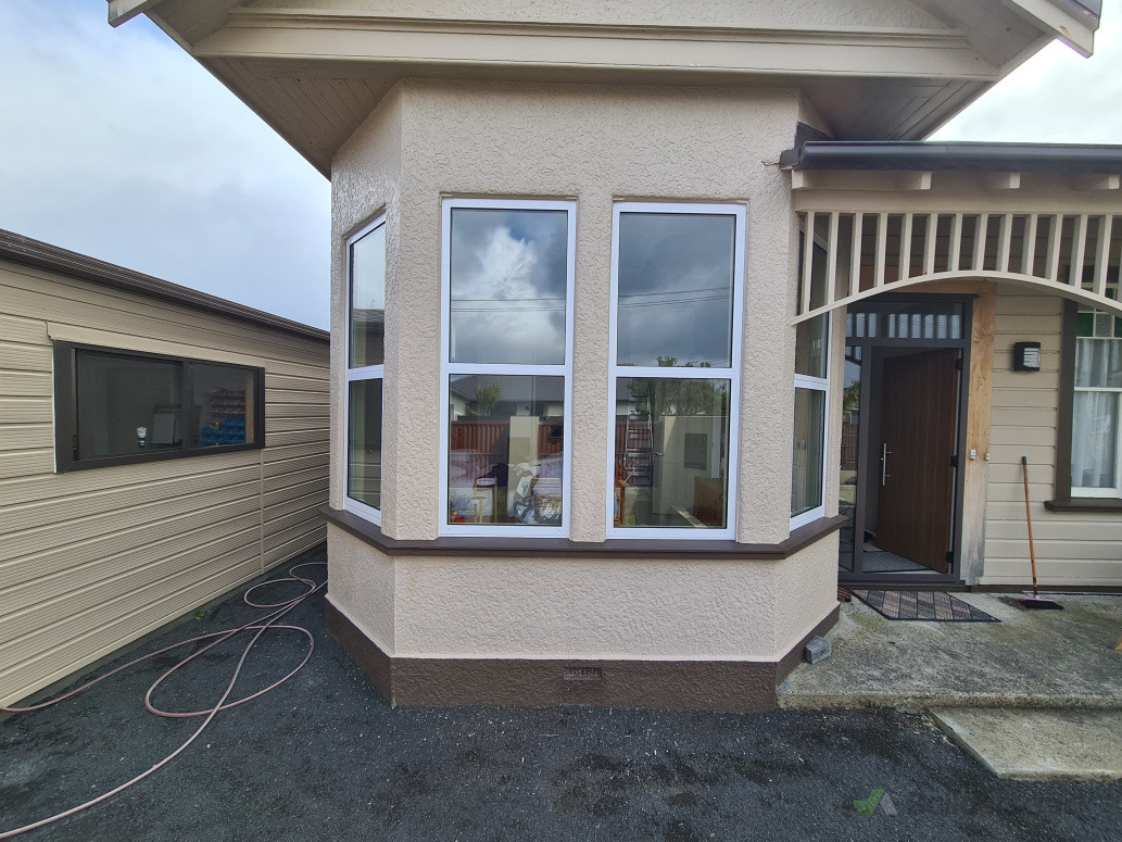 Old sash window replacement to new aluminum double glazed units