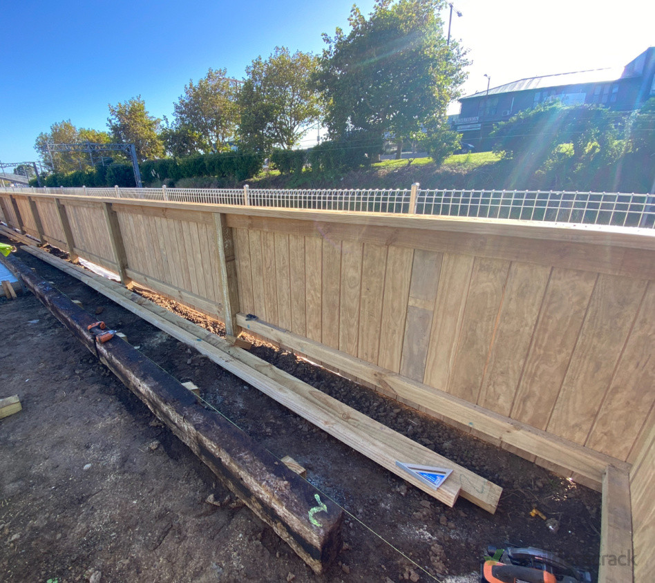 1.5m timber with capping