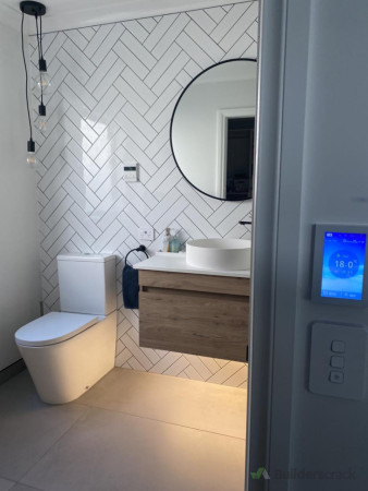 Tiled Bathroom with Underfloor heating