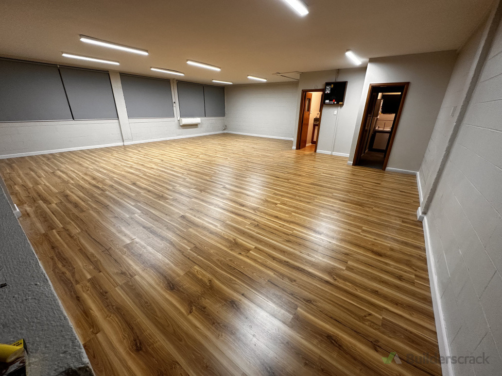 Timber laminate flooring