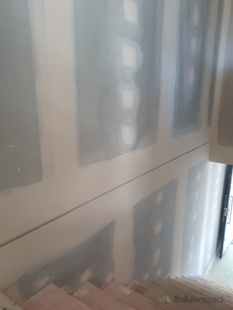 Control joints in stairwell