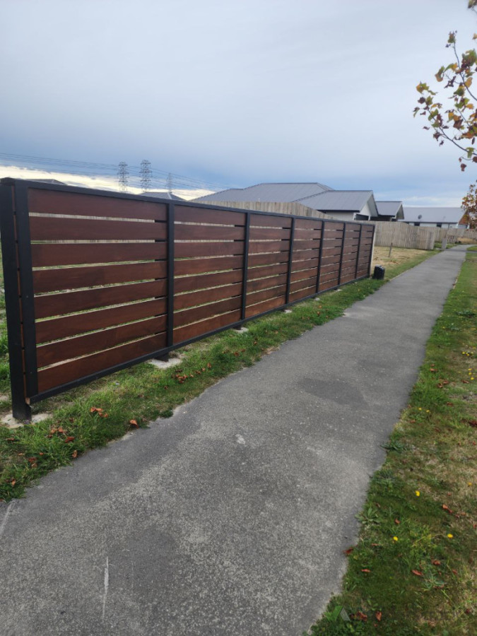 Fence made of kwila 140 wide