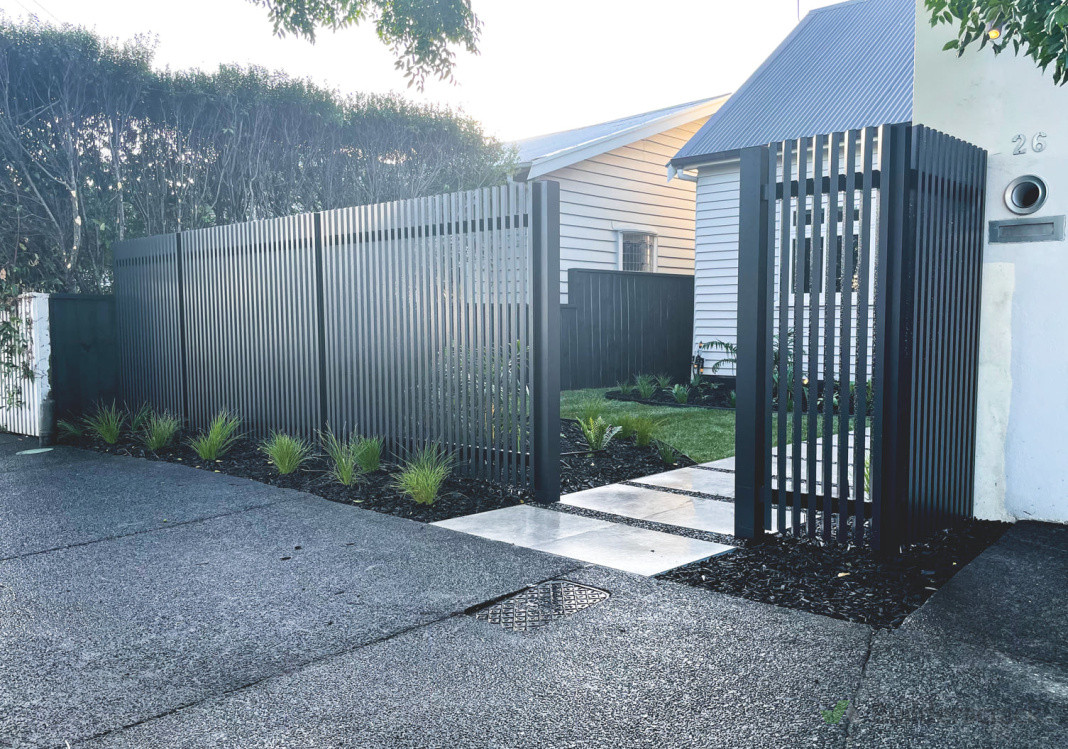 Ebony Oblique Aluminium fence