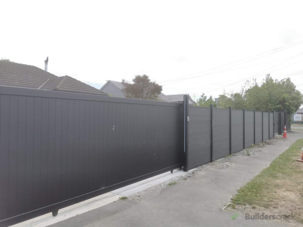 Composite Fence with Automatic Aluminium Gate