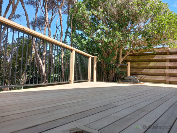 New upper deck, rock feature