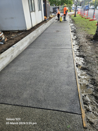 Exposed aggregate 10mm with black oxide
