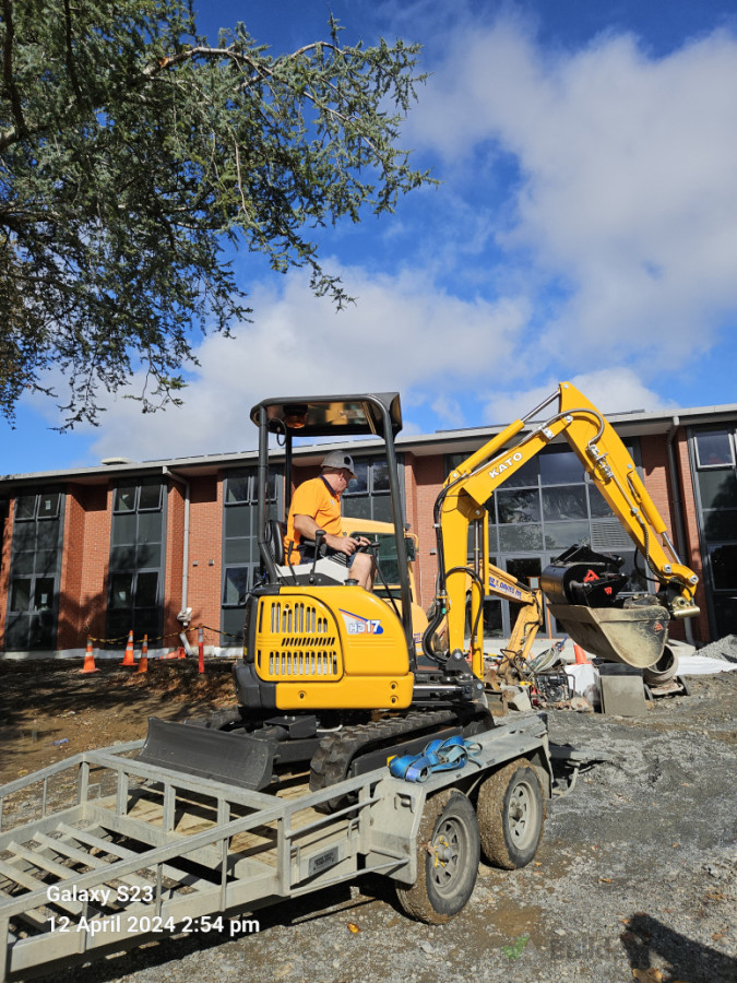 Arrival of the new digger